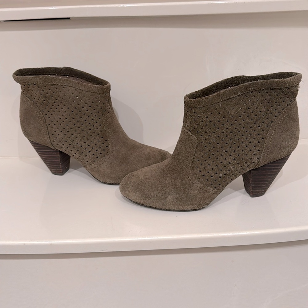 Jessica Simpson booties